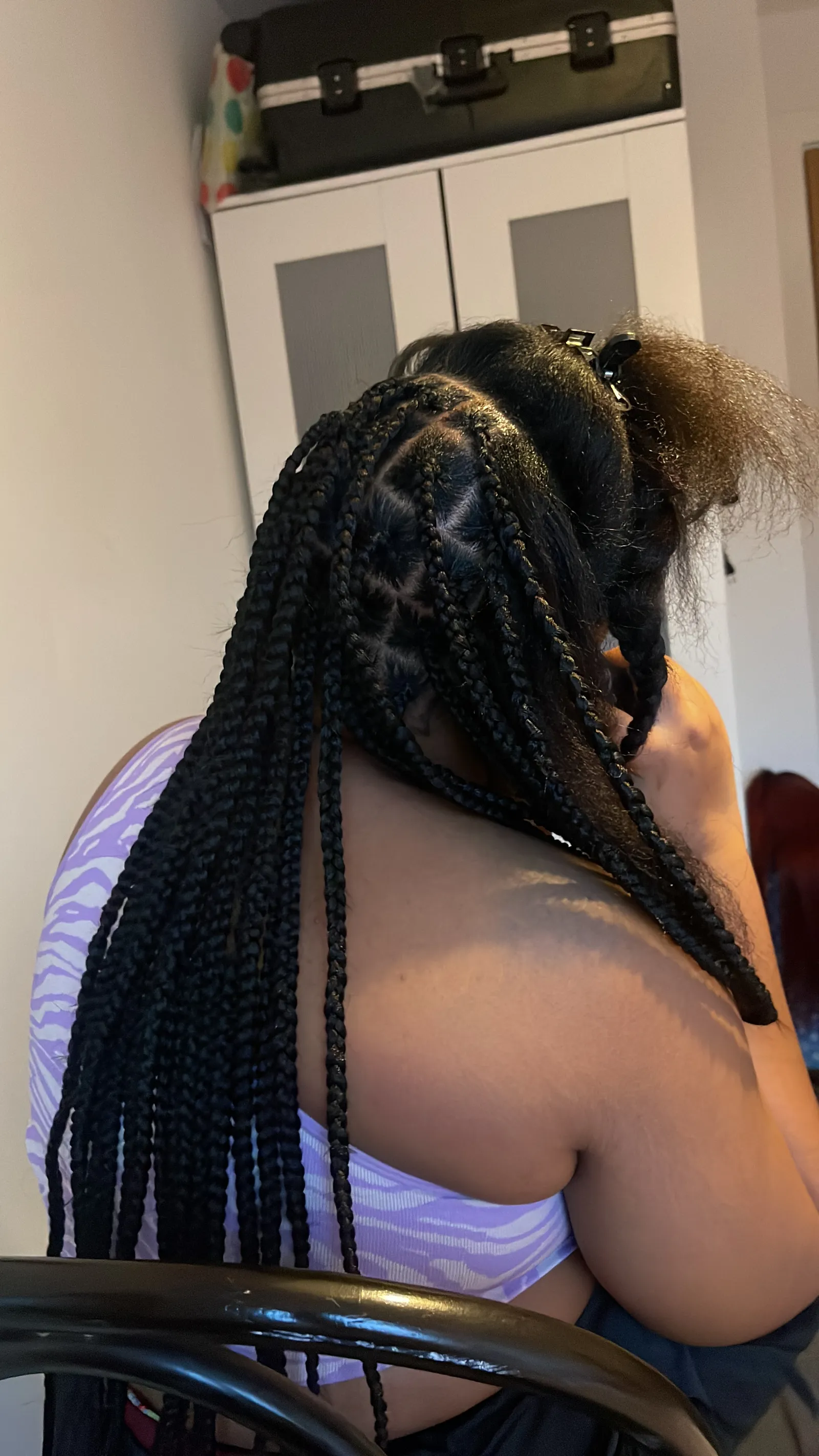 Long knotless braids