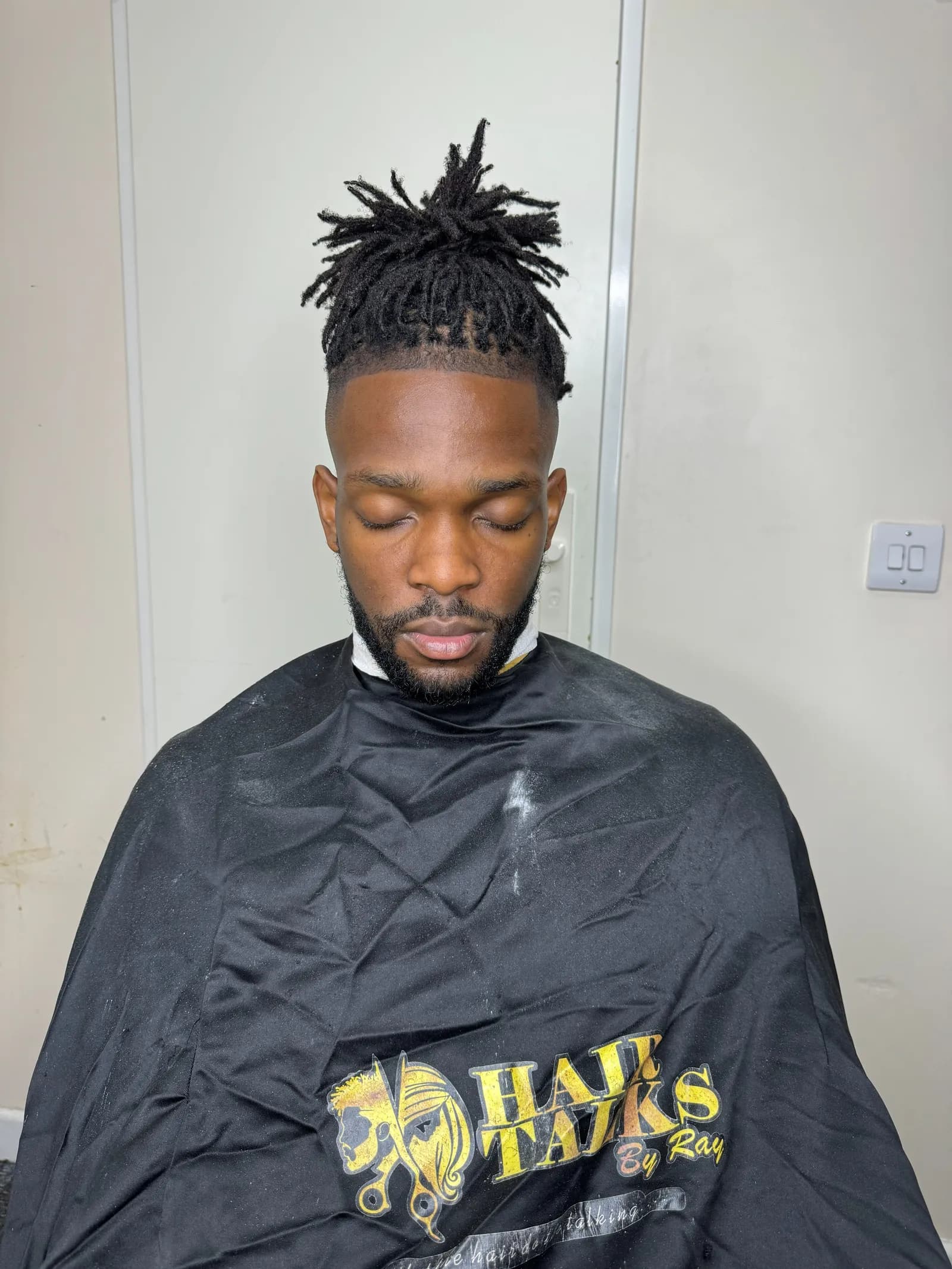 Spiky twisted style
