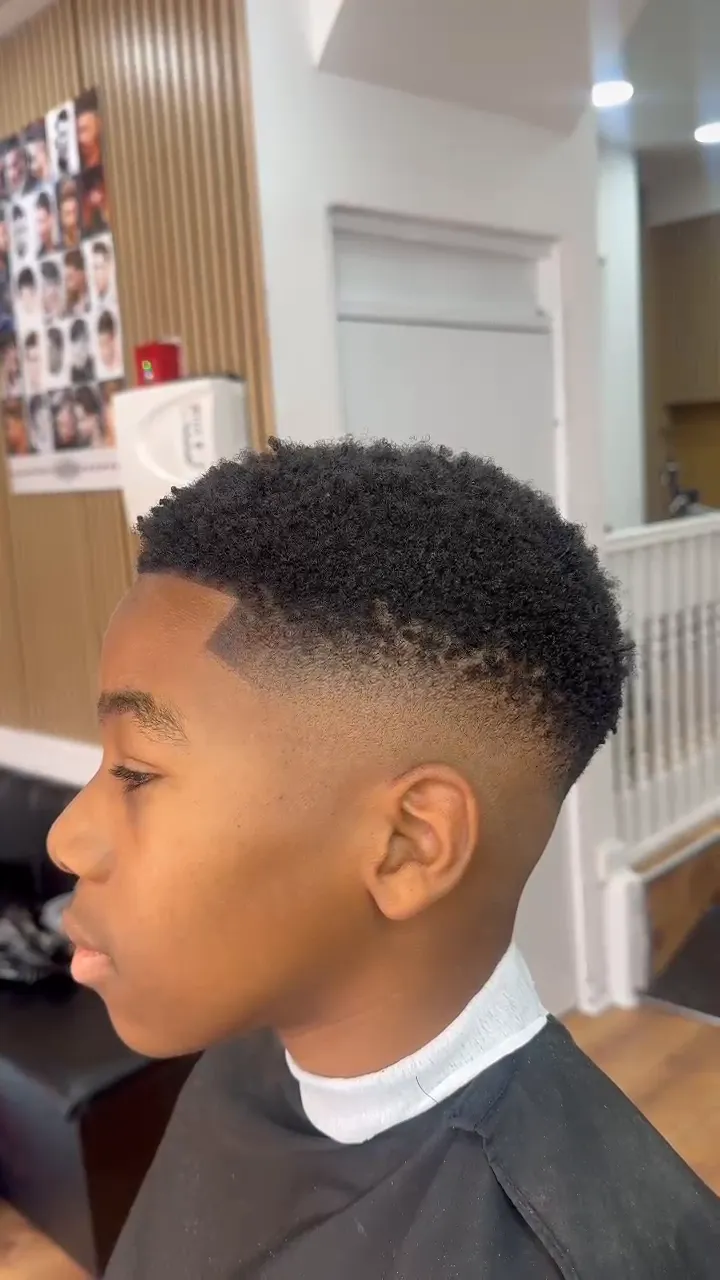 Boy's fade and line-up reel